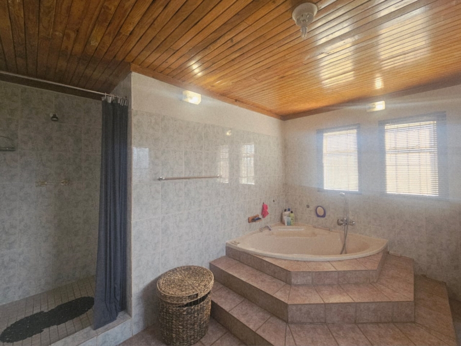 4 Bedroom Property for Sale in Ladybrand Free State